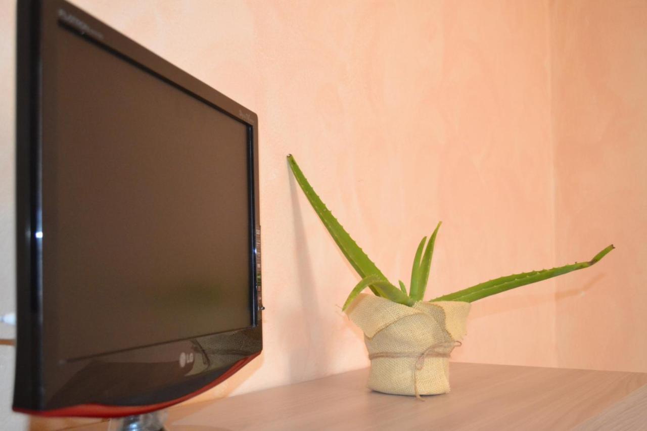Into The Wild Green B&B Alghero Bagian luar foto
